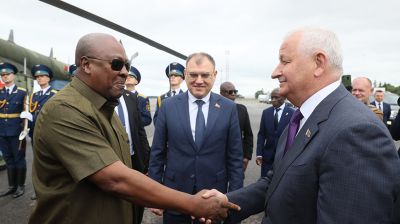 Президент Ганы Джон Драмани Махама прилетел в Брест
