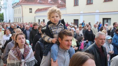 Крестный ход в честь праздника Божьего Тела прошел по улицам Гродно