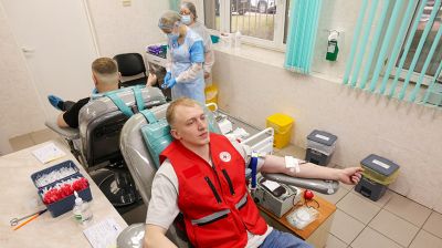 Доброе дело спасет жизнь. Минчане присоединились к акции ко Всемирному дню донора крови