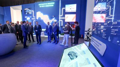 Турчин ознакомился с выставкой Ташкентского международного инвестиционного форума