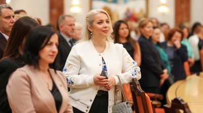 Знаковое событие в преддверии Дня медработников. Во Дворец Независимости пригласили врачей Минска