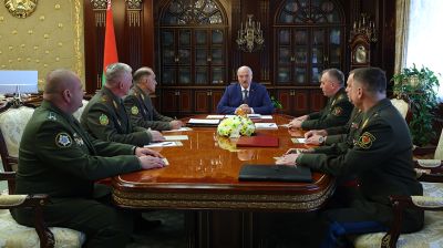 Лукашенко заслушал доклад по тематике плана строительства и развития Вооруженных Сил