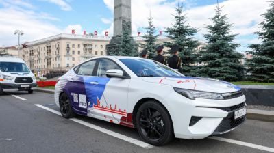 Автопробег "Города-герои - города Героев" по территории Беларуси стартовал от площади Победы в Минске