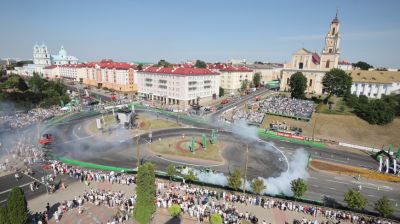 Второй день соревнований по дрифтингу "Гран-при Гродно" проходит в городе над Неманом
