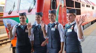 Музыка в пути и символика "Славянского базара". В Минске презентовали "Фестивальный локомотив" 