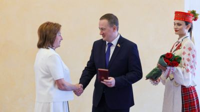 Турчин вручил госнаграды представителям различных сфер