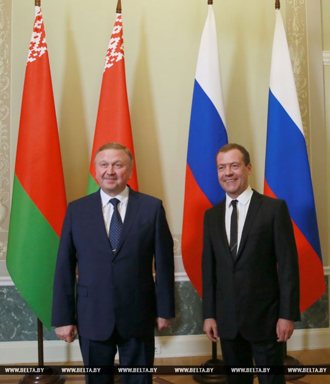 Кобяков и Медведев обсудили в Санкт-Петербурге вопросы белорусско-российского взаимодействия