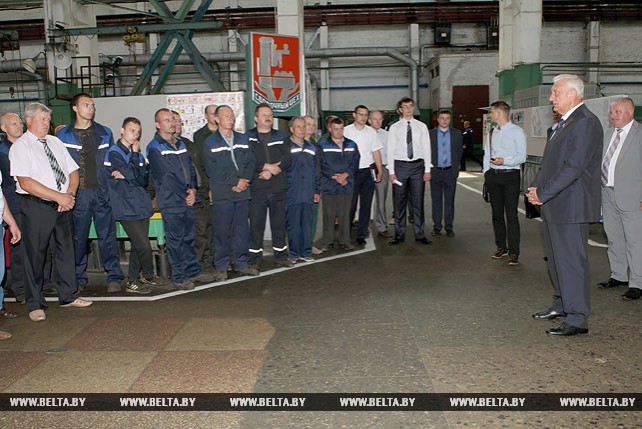 Мясникович посетил Минский завод автоматических линий имени П.М. Машерова