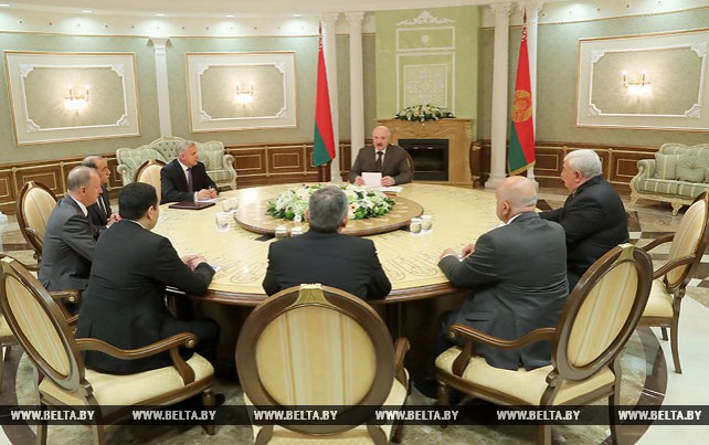 Лукашенко провел встречу с секретарями советов безопасности государств - участников ОДКБ