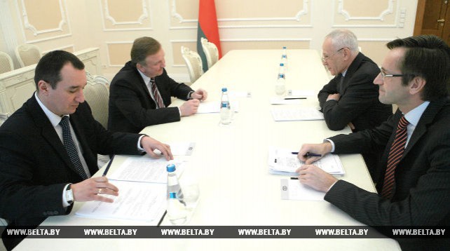 Кобяков и Рапота обсудили актуальные вопросы белорусско-российского взаимодействия