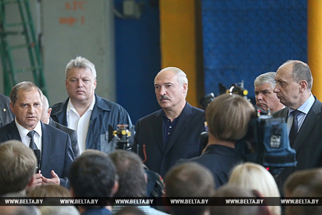 Лукашенко посетил завод "Могилевтрансмаш"