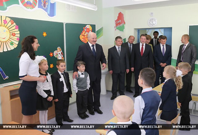 Александр Лукашенко посетил среднюю школу №56 Минска