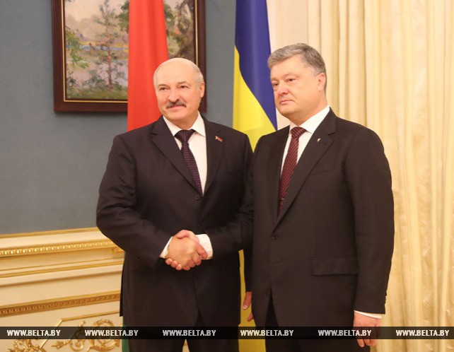 Александр Лукашенко провел переговоры с Петром Порошенко