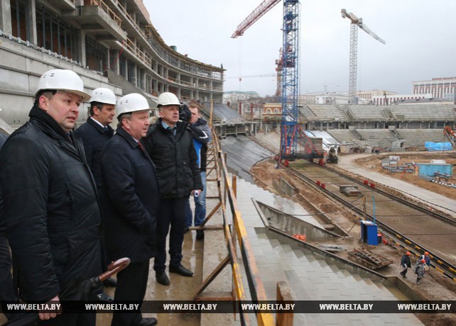 Кобяков ознакомился с реконструкцией стадиона "Динамо"