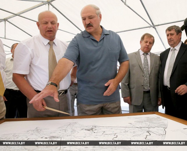 Лукашенко посетил отделение "Рясна" ОАО "Беловежский"