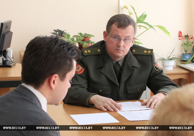 Министр обороны провел прием граждан