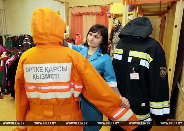 К боевой одежде пожарных производства "СветлогорскХимволокно" проявили интерес в Казахстане