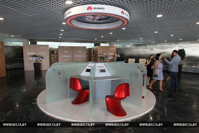 Технозона Huawei открылась в Национальном аэропорту Минск
