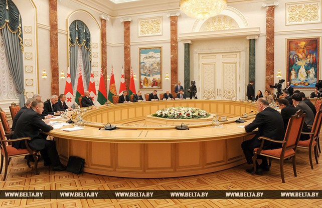 Лукашенко и Маргвелашвили провели переговоры в расширенном составе