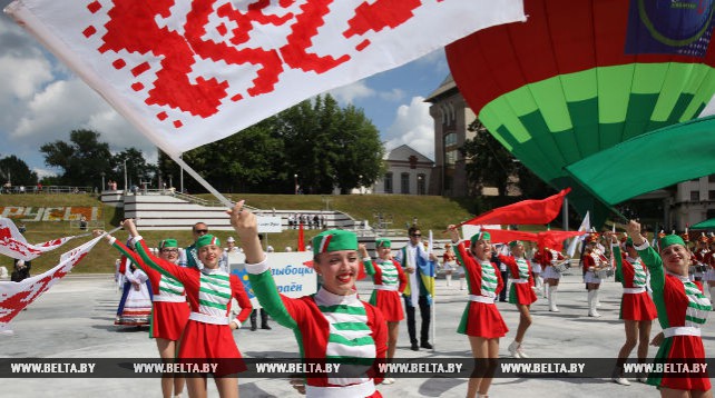 Победители международных конкурсов 25-го "Славянского базара" подняли флаг нынешнего фестиваля