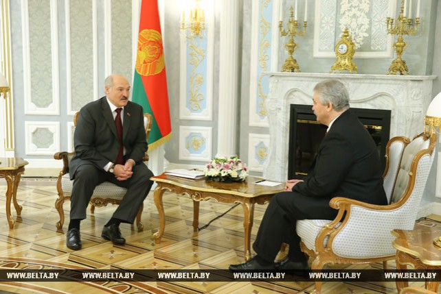 Лукашенко встретился с Чрезвычайным и Полномочным Послом Молдовы в Беларуси Георге Хиоарэ