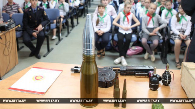 Эксперты проводят со школьниками беседы по предупреждению травматизма при обнаружении боеприпасов