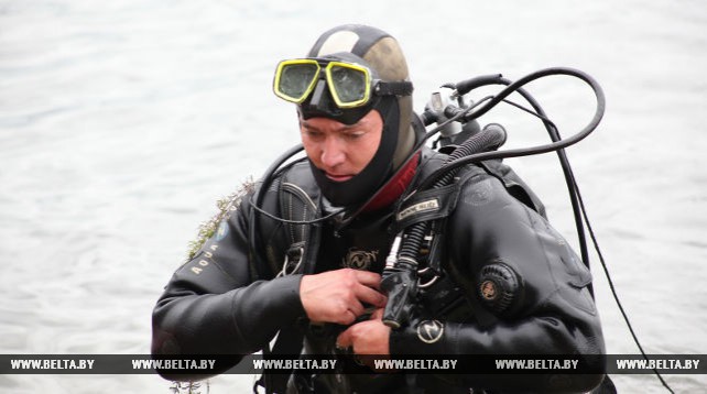 Республиканские соревнования спасателей-пловцов и водолазов проходят в Жлобинском районе