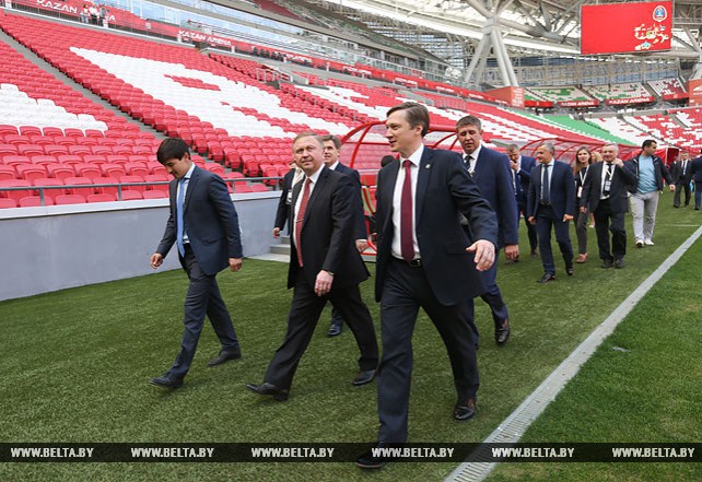 Кобяков посетил стадион "Казань Арена"