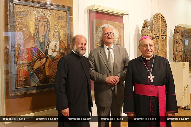 Презентованную в Ватикане выставку белорусских икон дополнят и покажут в Минске