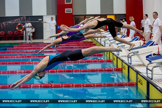 В Бресте стартовал открытый чемпионат Беларуси по плаванию