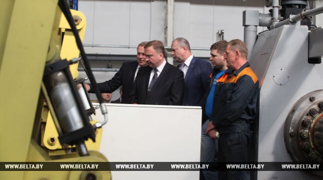 Кобяков посетил филиал БелАЗа и Могилевский вагоностроительный завод