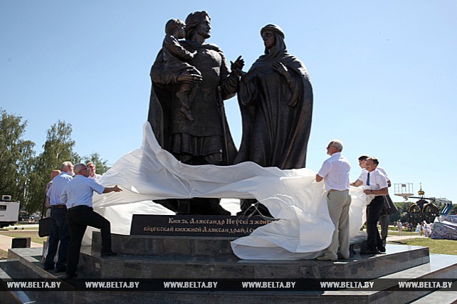 Памятник Александру Невскому и его семье торжественно открыт в Витебске