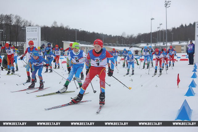Первые награды соревнований "Снежный снайпер" по биатлону разыграны в "Раубичах"