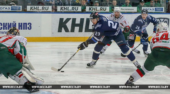 Хоккеисты минского "Динамо" завершили регулярный сезон КХЛ поражением от "Ак Барса"