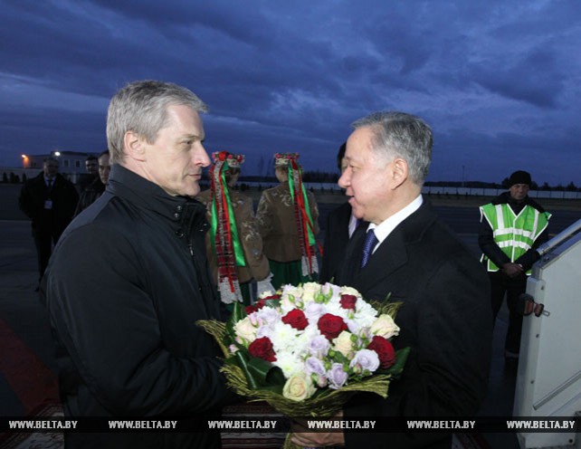 Парламентская делегация Казахстана прибыла в Беларусь