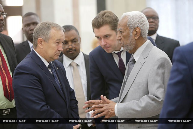Суданские парламентарии посетили НАН Беларуси