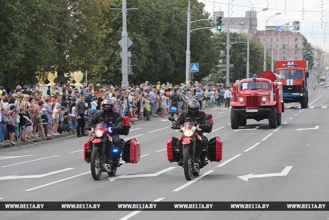 Парад спасателей и техники МЧС прошел в Минске