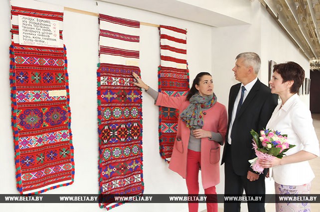 Выставка "Народная культура Гомельщины" открылась в посольстве Беларуси в Москве