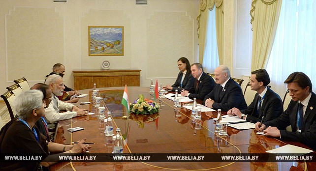 Лукашенко встретился с премьер-министром Индии