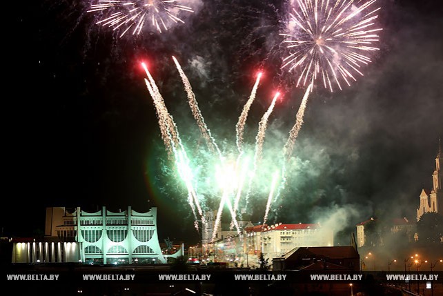 Паздничный салют в Гродно