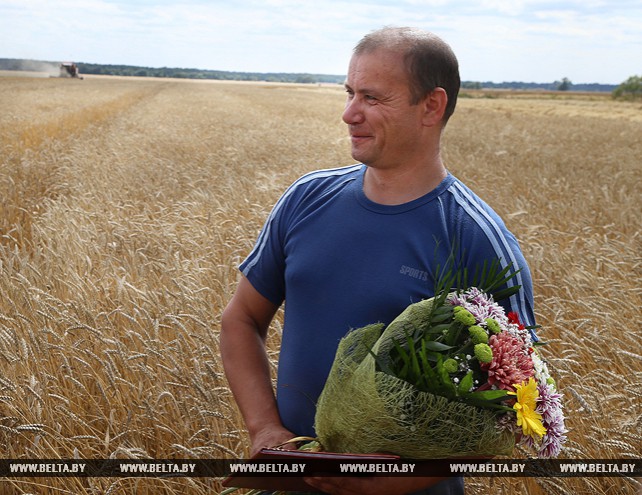 Виктор Говорко первый в области перевез свыше 2 тыс. тонн зерна