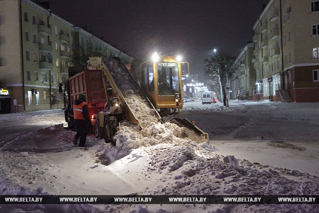 Уборка снега в Могилеве ведется круглосуточно