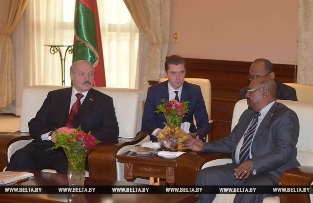 Лукашенко и Омар аль-Башир провели официальные переговоры в Хартуме