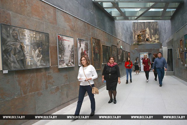 Журналисты из стран СНГ посетили Музей истории ВОВ в Минске