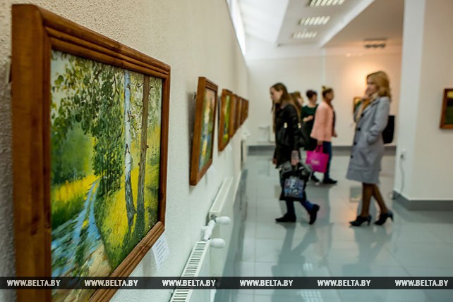 В Бресте открылась персональная выставка художника Анатолия Голушко