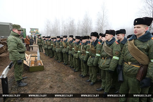 Воспитанники "Минского суворовского военного училища" провели занятия на полигоне в Борисове