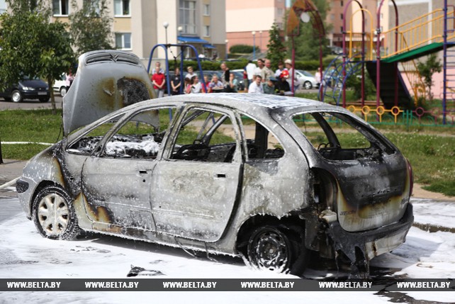 В Гродно на ходу загорелся легковой автомобиль