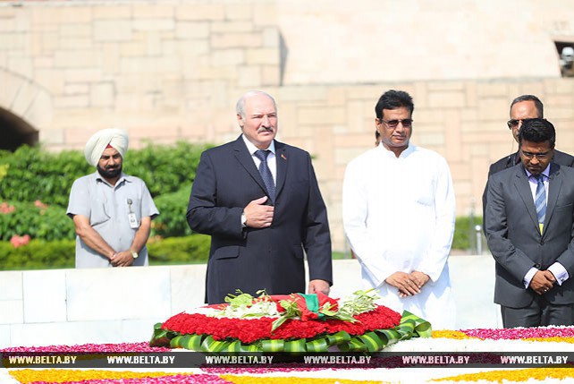 Лукашенко в Нью-Дели возложил венок к монументу Махатмы Ганди