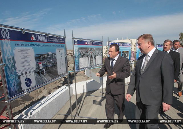 Кобяков посетил РУПП "Гранит" в Микашевичах