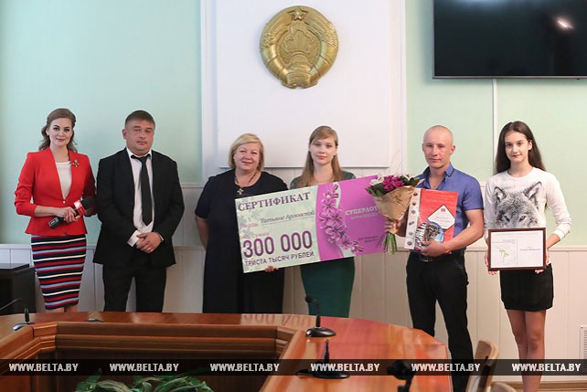 Лотерейный выигрыш в Br300 тыс. вручили минчанке Татьяне Арловской